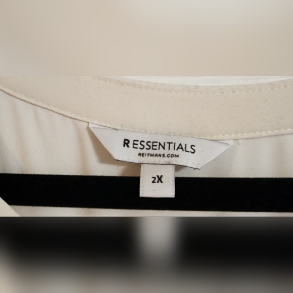 Reitmans, Size 2x, Cream - Picture 2 of 3